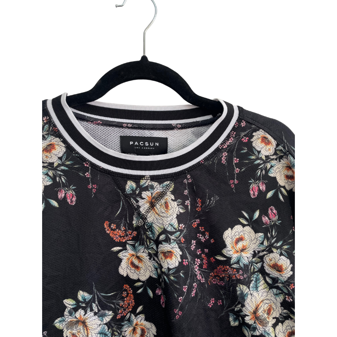 Vintage Pacsun Black Flower T-Shirt Men´s S